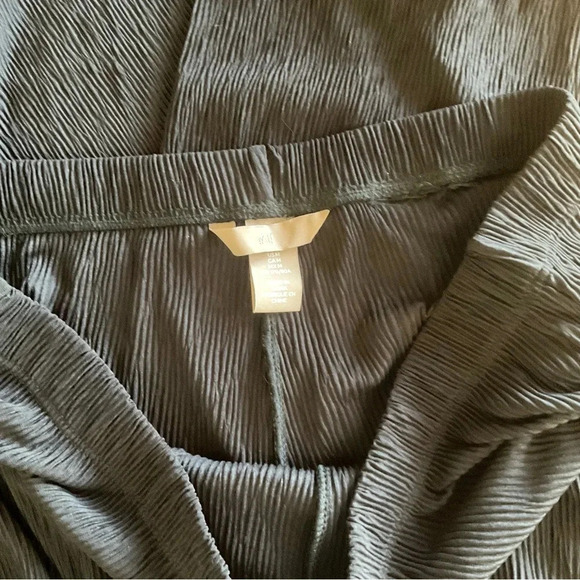 H&M MATCHING CRINKLE SET SIZE MEDIUM BLACK LOUNGEWEAR - Picture 7 of 8